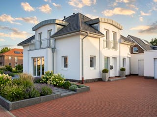 Massivhaus Stadtvilla 154 von AMR-Wohnbau Schlüsselfertig ab 360000€, Stadtvilla Außenansicht 2