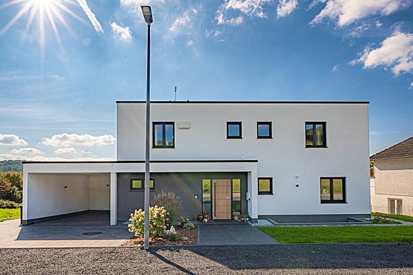 8f743812_portraitblock2