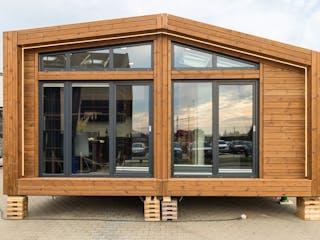 Fertighaus Santa Cruz Lodge von Easy Homes - Tiny- & Modulhäuser Schlüsselfertig ab 235000€, Bungalow Außenansicht 2