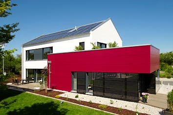 Fertighaus Musterhaus GenerationX von FischerHaus Schlüsselfertig ab 358342€, Satteldach-Klassiker Außenansicht 1