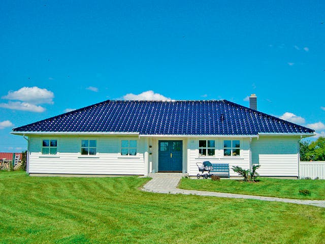 Fertighaus Magnus von AKOST Holzhäuser, Bungalow Außenansicht 1