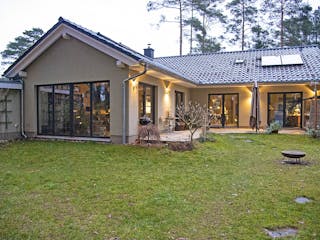 Massivhaus Weißensee von Aye-Bau Schlüsselfertig ab 399400€, Bungalow Außenansicht 2