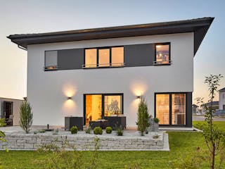 Fertighaus Walmdach 187 von LUXHAUS, Stadtvilla Außenansicht 1