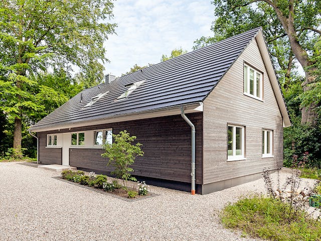Fertighaus Jesteburg von Bardowicks.Haus und Holzbau Schlüsselfertig ab 650000€, Satteldach-Klassiker Außenansicht 2