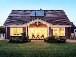 Fertighaus Scharmbeck von Bardowicks.Haus und Holzbau Schlüsselfertig ab 480000€, Satteldach-Klassiker Außenansicht 2