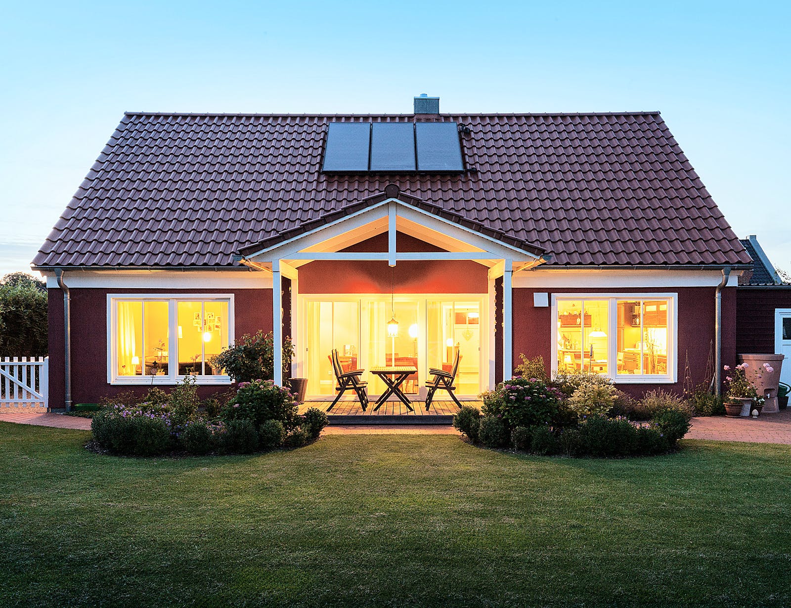 Fertighaus Scharmbeck von Bardowicks.Haus und Holzbau Schlüsselfertig ab 480000€, Satteldach-Klassiker Außenansicht 2