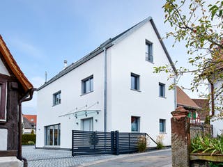 Fertighaus Ehrmann - Kundenhaus von Bau-Fritz Schlüsselfertig ab 790000€, Satteldach-Klassiker Außenansicht 1