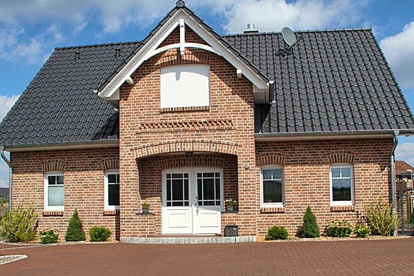 c2748512_portraitblock1