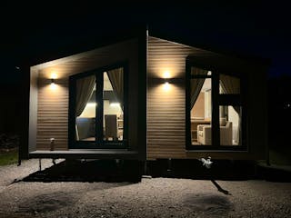Fertighaus Lac Leman von Easy Homes - Tiny- & Modulhäuser Schlüsselfertig ab 239000€, Bungalow Außenansicht 3