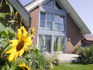 Fertighaus Anneke (KfW-Effizienzhaus 40 EE) von Dammann-Haus Schlüsselfertig ab 326500€, Satteldach-Klassiker Außenansicht 2