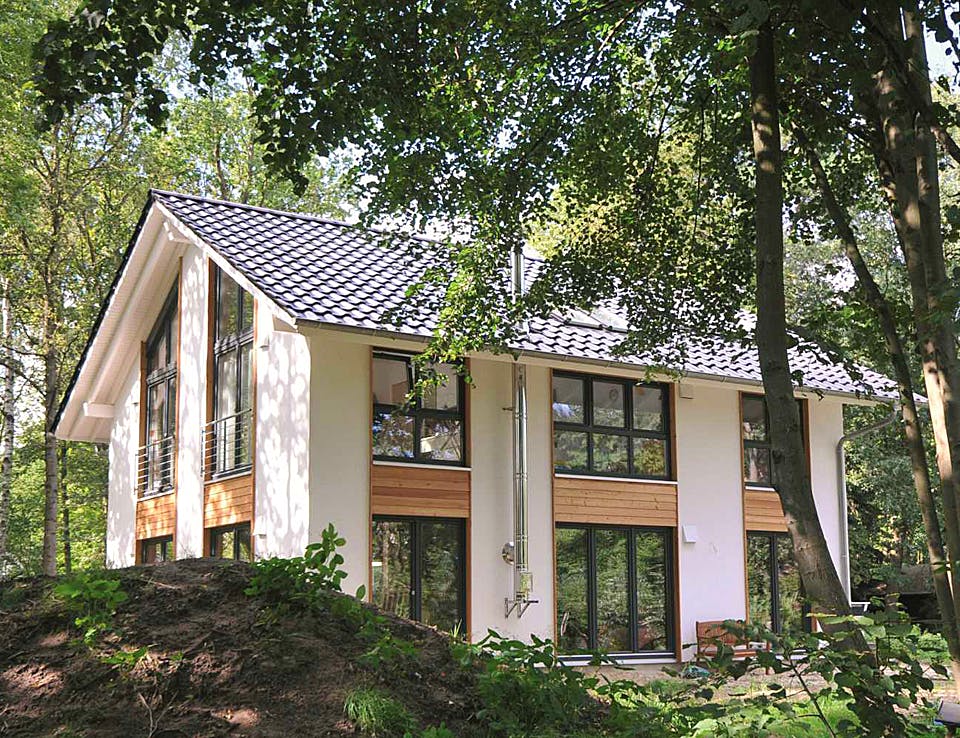 Fertighaus Jutta (KfW-Effizienzhaus 40 EE) von Dammann-Haus Schlüsselfertig ab 379200€, Satteldach-Klassiker Außenansicht 2