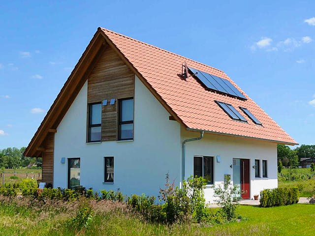 Fertighaus Kathrin (KfW-Effizienzhaus 40 EE) von Dammann-Haus Schlüsselfertig ab 331200€, Satteldach-Klassiker Außenansicht 1 Fertighaus Kathrin (KfW-Effizienzhaus 40 EE) von Dammann-Haus Schlüsselfertig ab 331200€, Satteldach-Klassiker Außenansicht 1