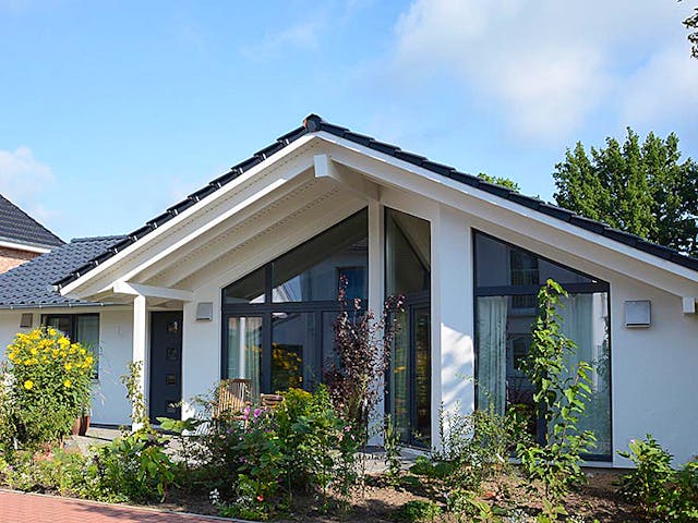 Fertighaus Natalie 2 (KfW-Effizienzhaus 40 EE) von Dammann-Haus Schlüsselfertig ab 358600€, Bungalow Außenansicht 1