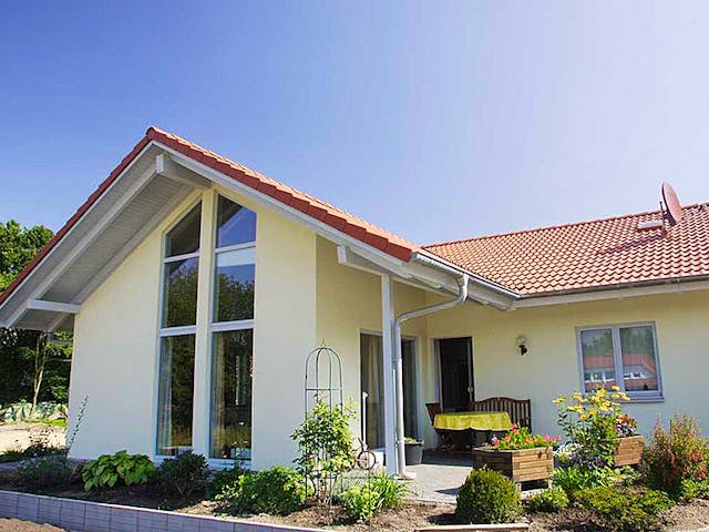 Fertighaus Rosi (KfW-Effizienzhaus 40 EE) von Dammann-Haus Schlüsselfertig ab 362500€, Bungalow Außenansicht 1