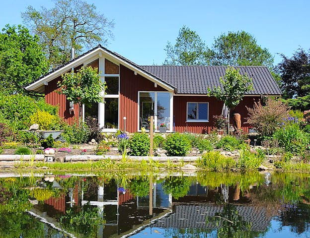 Klassischer Satteldach-Bungalow mit mittlerer Neigung