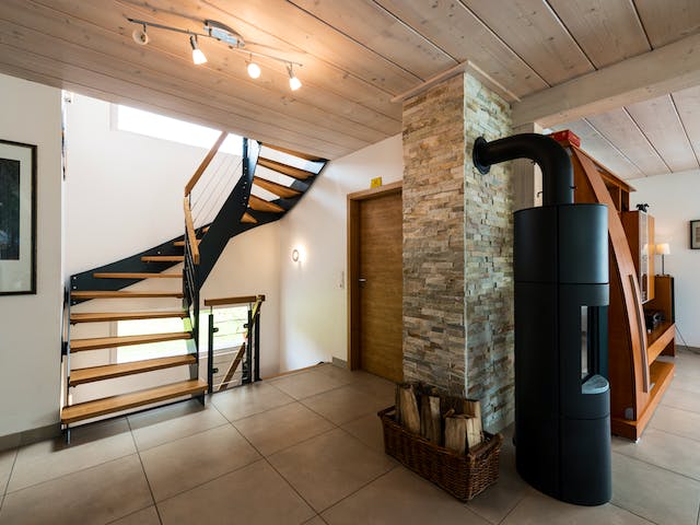 Blockhaus D176 Becker von Frammelsberger R. Ingenieur-Holzbau, Satteldach-Klassiker Innenansicht 3