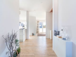 Massivhaus Pultdachhaus 220 von ECO System HAUS Schlüsselfertig ab 458000€, Pultdachhaus Innenansicht 2