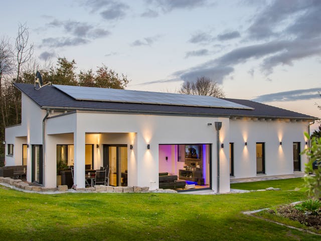 Fertighaus Bungalow 200 von FischerHaus Schlüsselfertig ab 663221€, Bungalow Außenansicht 1