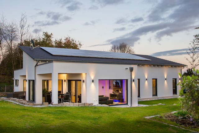 Energieeffizienter Bungalow von FischerHaus