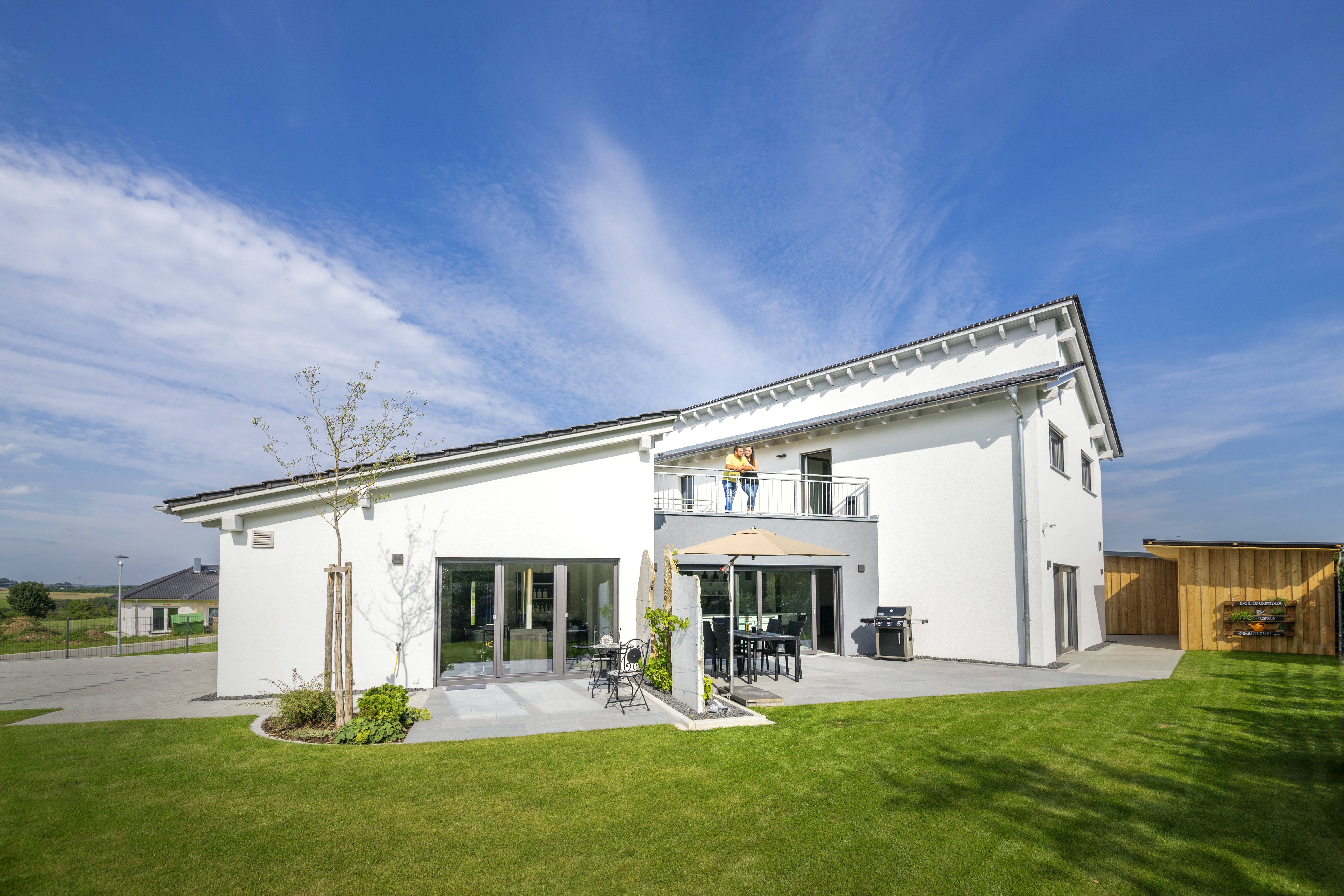 Fertighaus Modern 240 von FischerHaus Schlüsselfertig ab 696960€, Pultdachhaus Außenansicht 1