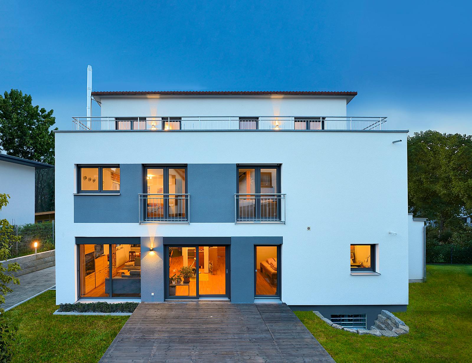 Fertighaus Dreifamilienhaus Molt von Fertighaus WEISS - Mehrfamilienhäuser Schlüsselfertig ab 921882€, Außenansicht 1