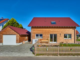 Fertighaus Haus Schmahlfeldt von Fertighaus WEISS Schlüsselfertig ab 468710€, Satteldach-Klassiker Außenansicht 2