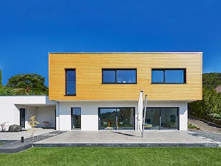 Fertighaus Haus Haberstumpf von WEISS Holzhaus Schlüsselfertig ab 615485€, Cubushaus Außenansicht 2