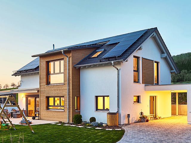 Fertighaus Haus Hauser von Fertighaus WEISS Schlüsselfertig ab 492226€, Satteldach-Klassiker Außenansicht 1