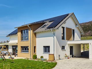 Fertighaus Haus Hauser von Fertighaus WEISS Schlüsselfertig ab 511915€, Satteldach-Klassiker Außenansicht 2