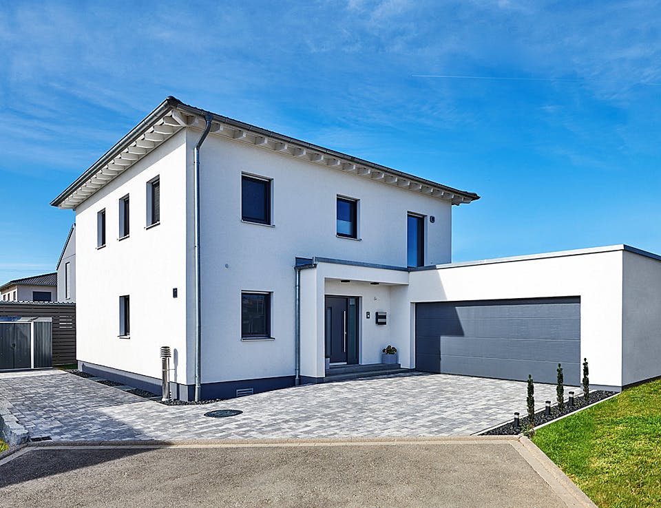 Fertighaus Haus Leicht von Fertighaus WEISS Schlüsselfertig ab 411750€, Stadtvilla Außenansicht 2