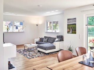 Fertighaus Haus Veith von Fertighaus WEISS Schlüsselfertig ab 395341€, Satteldach-Klassiker Innenansicht 1