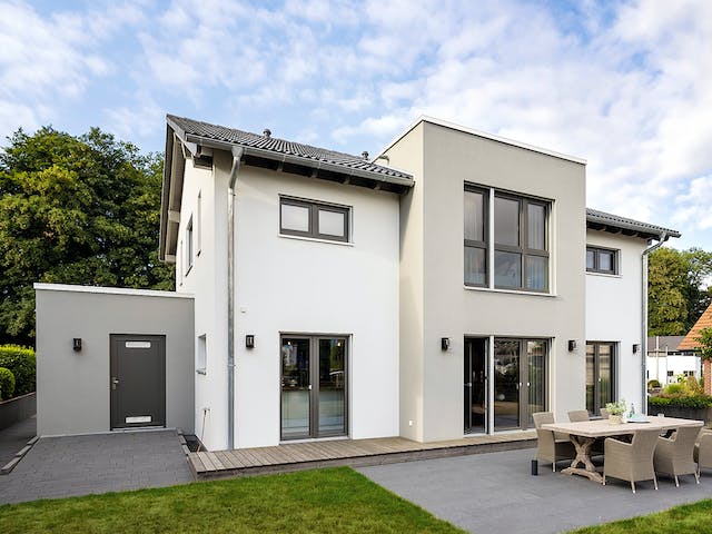 Fertighaus MH Bad Vilbel - SENTO 503 von FingerHaus Schlüsselfertig ab 434896€, Satteldach-Klassiker Außenansicht 2