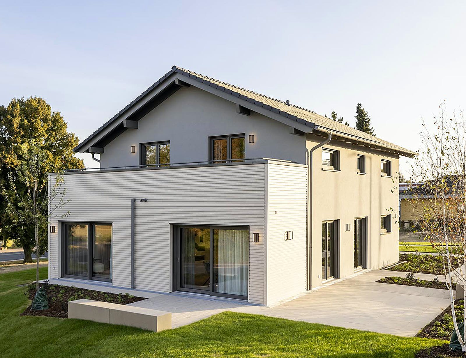 Fertighaus MH Würzburg - ARTIS 350 von FingerHaus Schlüsselfertig ab 481777€, Satteldach-Klassiker Außenansicht 1
