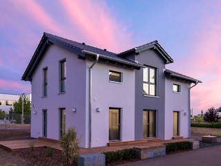 Fertighaus MH Leipzig - UNO 2.0 200 B S180 von FingerHaus Schlüsselfertig ab 375877€, Satteldach-Klassiker Außenansicht 3
