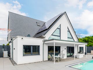 Fertighaus Klino von Fingerhut Haus Schlüsselfertig ab 866070€, Satteldach-Klassiker Außenansicht 5