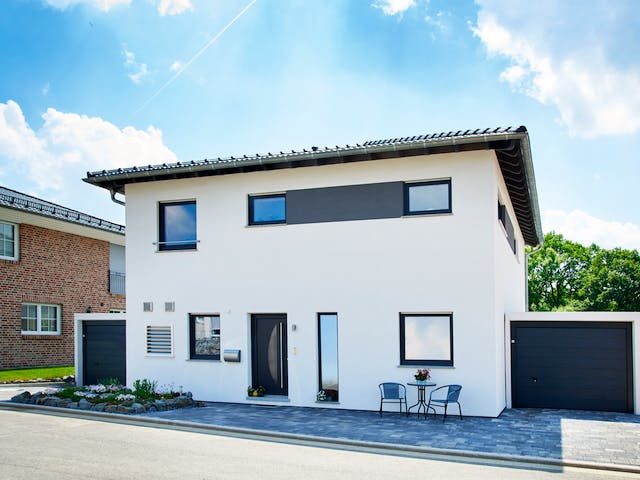 Fertighaus Komforta von Fingerhut Haus Schlüsselfertig ab 485704€, Stadtvilla Außenansicht 1