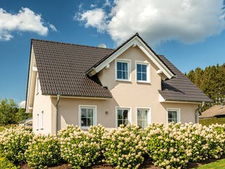 Fertighaus Lando von Fingerhut Haus Schlüsselfertig ab 436768€, Satteldach-Klassiker Außenansicht 2