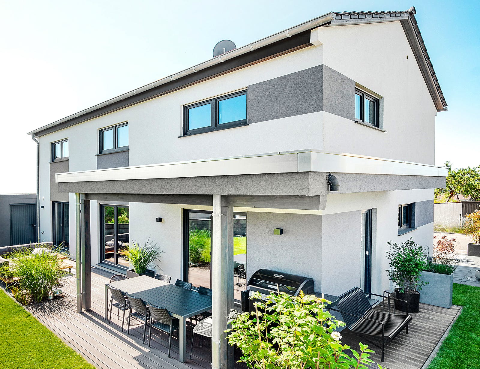 Fertighaus Ludema von Fingerhut Haus, Satteldach-Klassiker Außenansicht 1