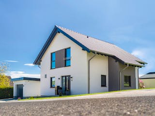 Fertighaus Seko von Fingerhut Haus Schlüsselfertig ab 419283€, Satteldach-Klassiker Außenansicht 3