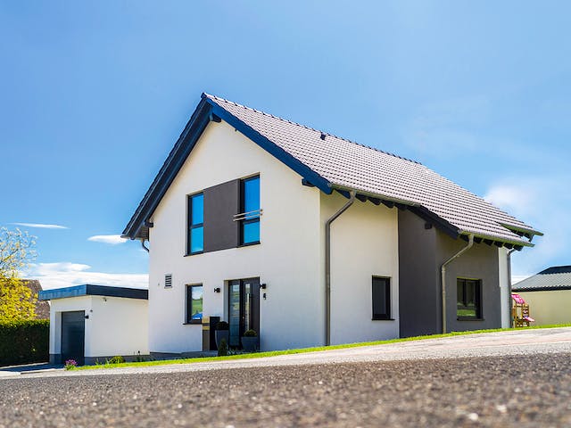 Fertighaus Seko von Fingerhut Haus Schlüsselfertig ab 419283€, Satteldach-Klassiker Außenansicht 3