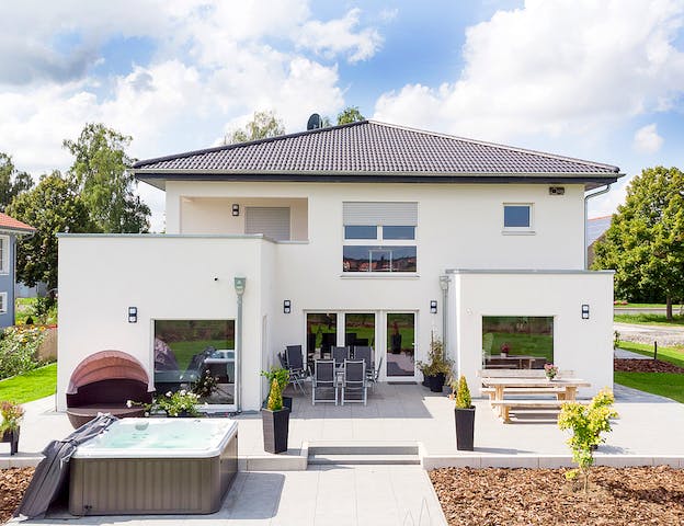 Mehrfamilienhaus mit 3 Wohneinheiten von FischerHaus