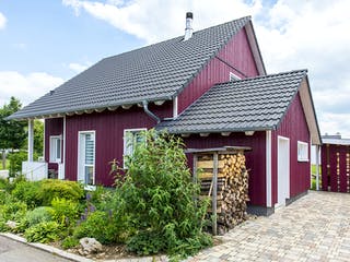 Fertighaus F108 - Gosmann von Fluck Holzbau Schlüsselfertig ab 380000€, Satteldach-Klassiker Außenansicht 2