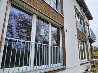 Fertighaus Mehrfamilienhaus mit sechs Wohneinheiten von Frammelsberger Holzbau - Mehrfamilienhäuser, Außenansicht 4