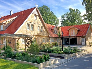 Fertighaus Alte Schmiede von Fuhrberger Zimmerei Betriebsges. mbH, Fachwerk Außenansicht 2