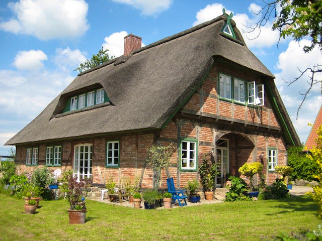 Fertighaus Ratzeburger See von Fuhrberger Zimmerei Betriebsges. mbH, Fachwerk Außenansicht 1