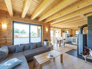 Blockhaus Köterbergblick von Fullwood Wohnblockhaus Bausatzhaus ab 250000€, Blockhaus Innenansicht 2