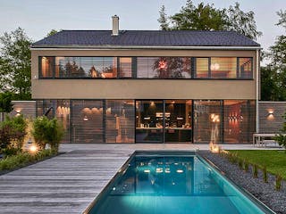 Fertighaus Das Architektenhaus B53 von GRUBER.HAUS, Satteldach-Klassiker Außenansicht 1