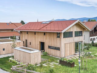 Fertighaus Das Designhaus S15 von GRUBER.HAUS, Satteldach-Klassiker Außenansicht 1