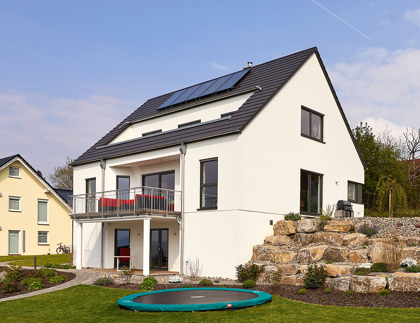 Fertighaus Hellerberge von GUSSEK HAUS Schlüsselfertig ab 592700€, Satteldach-Klassiker Außenansicht 1