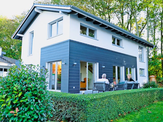 Fertighaus Haas MH Bad Vilbel J 142 von Haas Fertigbau Ausbauhaus ab 215000€, Satteldach-Klassiker Außenansicht 2